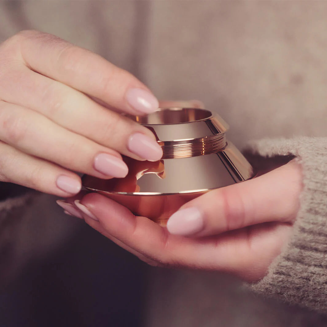 Urna de Acero con Vela + Colgante de Corazón (para cenizas)