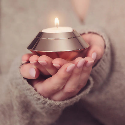 Urna de Acero con Vela + Colgante de Corazón (para cenizas)